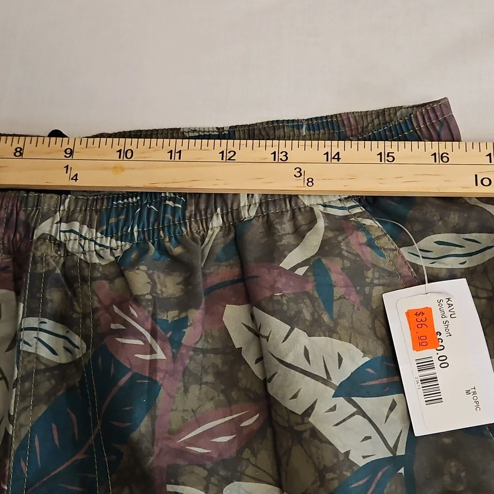 KAVU Tropic Frauns Sound Short, Size Medium, NWT